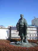 飯坂温泉駅前の芭蕉像